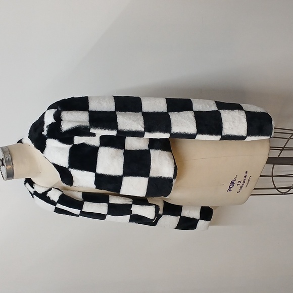 SHEIN Black and White Checkered Cropped Fuzzy Jacket/ Size L - Picture 2 of 6